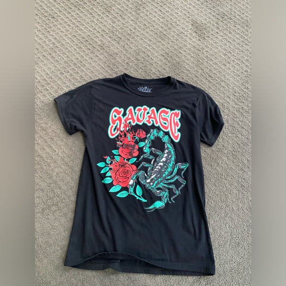 The young and wild medium black tee - Picture 1 of 3